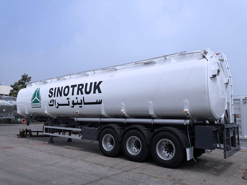 Une remorque citerne à carburant conforme à la norme européenne  était livrée au client exclusif du transport de pétrole en Egypte.				